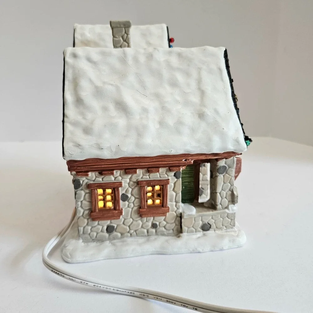 Rare Lemax Backwoods Snowshoe Rental Shop Lighted Village House 85328